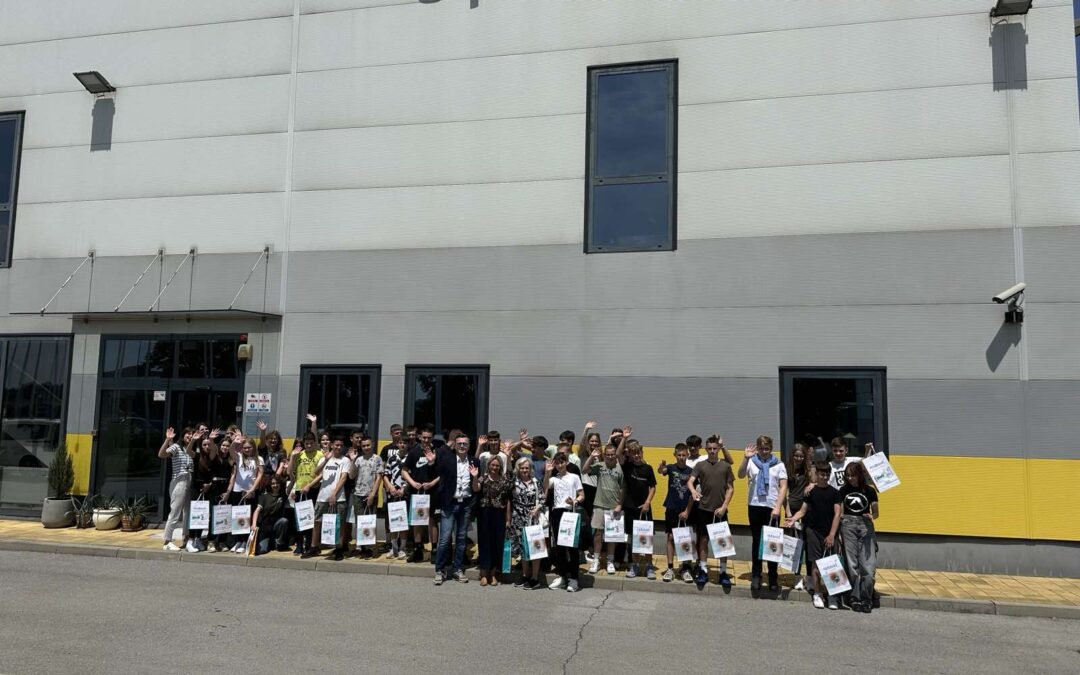 Integrirani sadržaji biologije i kemije kroz posjet Apipharmi doo