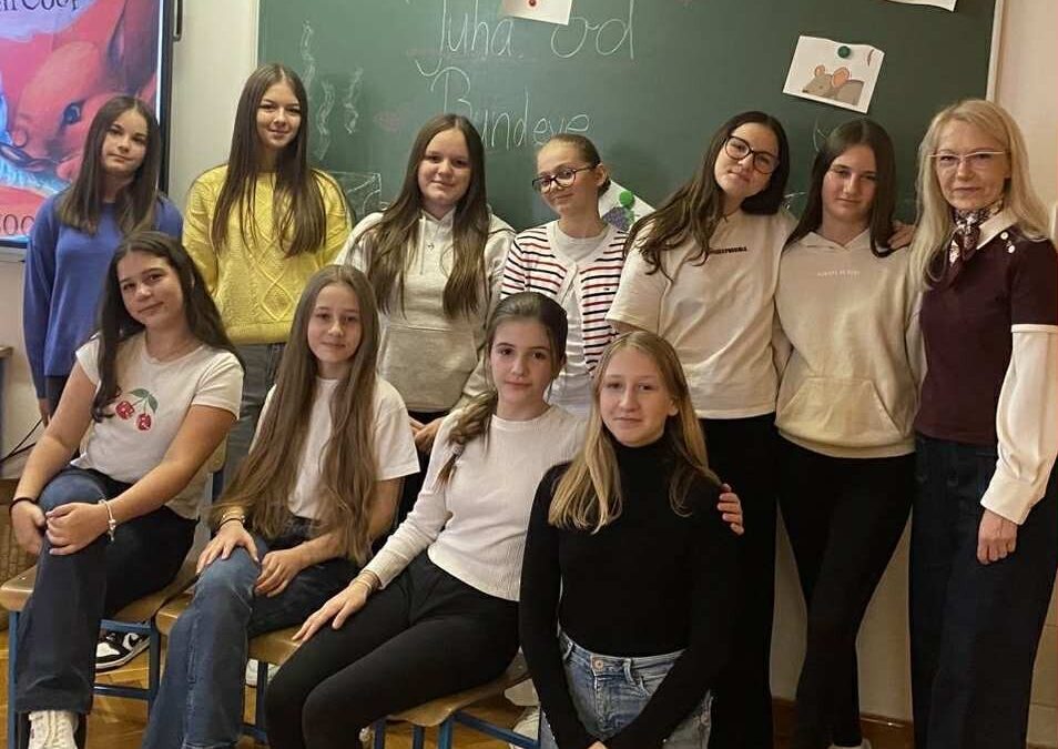 Projekt Darujem ti priču realiziran u 2. c razredu povodm obolježavanja Mjeseca hrvatske knjige