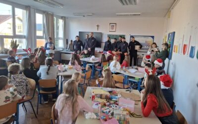 Božićna kreativna radionica s rukometašima RK NEXE